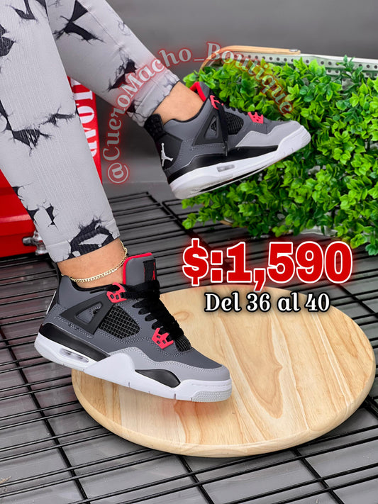 Jordan 4 Retro